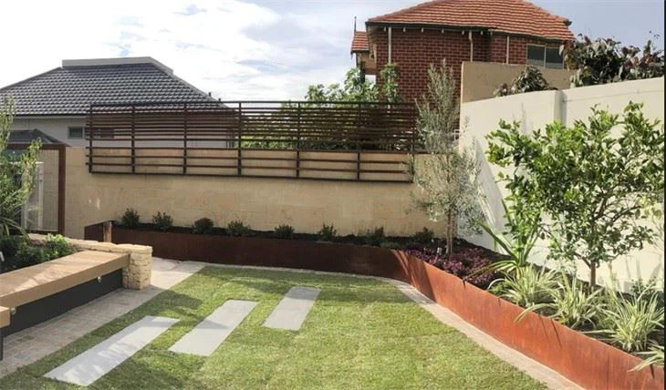Rusty Fence Landscape Corten Steel Edging